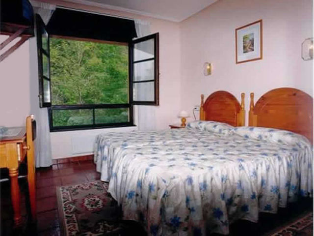 Hotel Benzua Villanueva de Ardisana Quarto foto